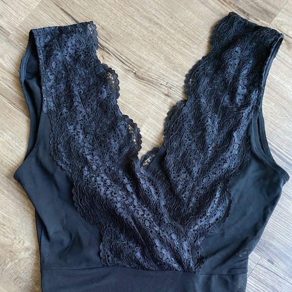Black Lace Zara Bodysuit - Picture 2 of 3